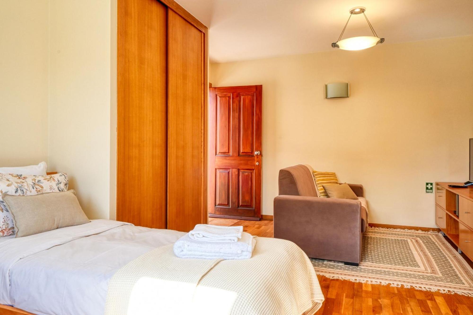 מצ'יקו Largo Dos Milagres, A Home In Madeira מראה חיצוני תמונה